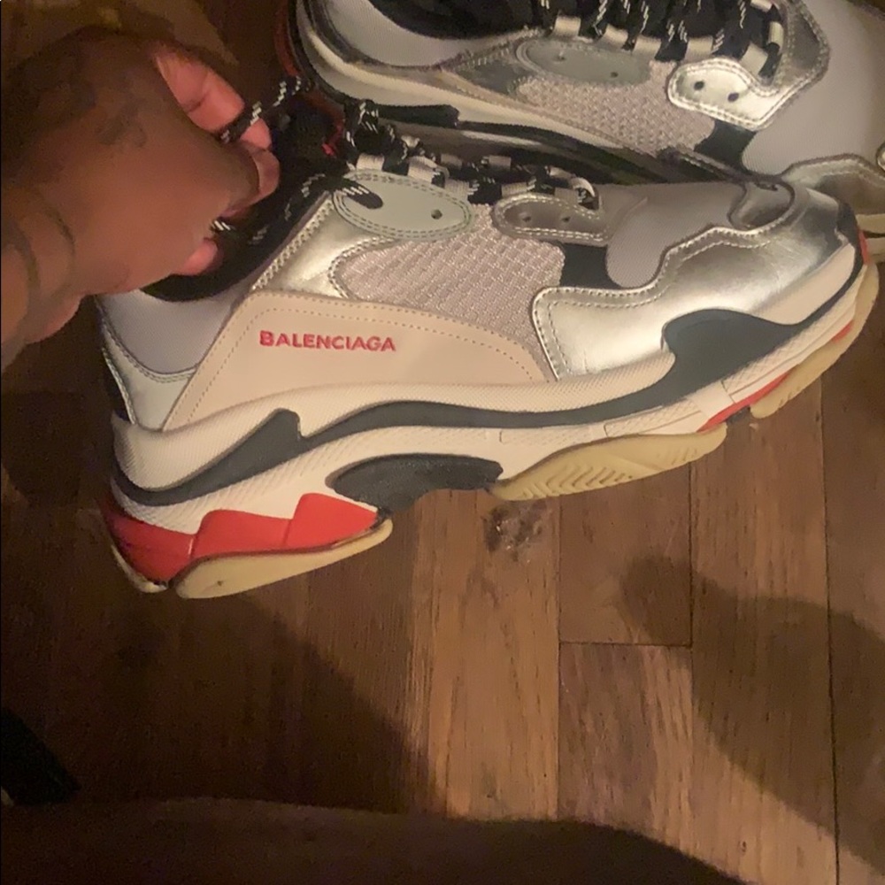 Balenciaga triple s size 12 - Picture 3 of 6
